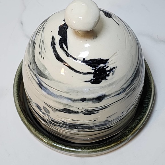 Artist Signed Studio Art Pottery Butter Dish Lid With Base Black and Gray Swirls - Picture 7 of 9